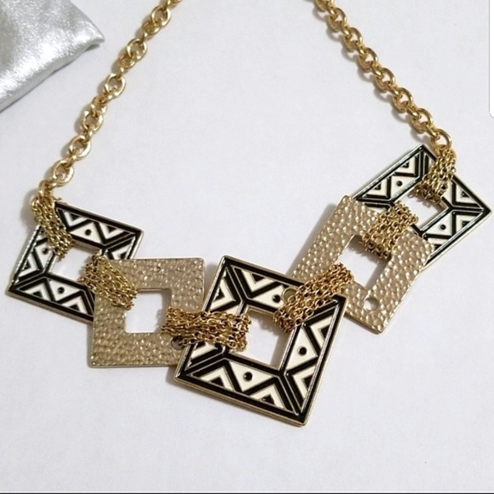 *NWOT* Bansri Havaiana Geometric bib Necklace